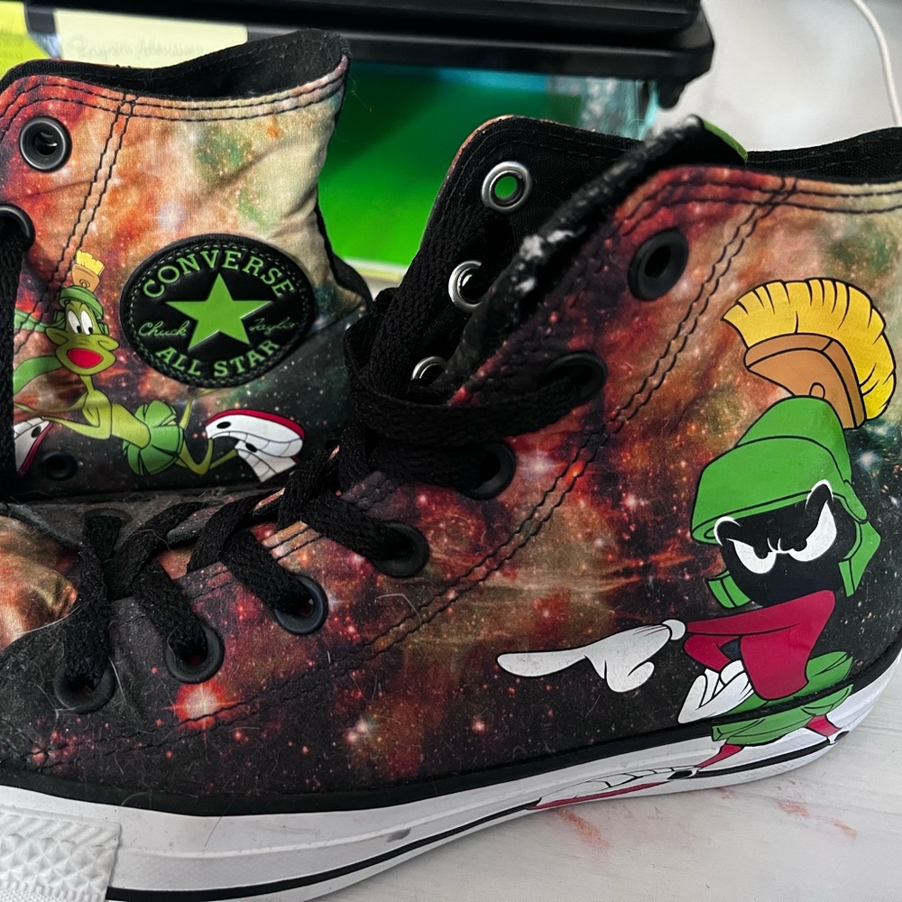 Exclusive Marvin the Martian Looney Tunes Converse